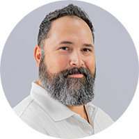 clint_wells_headshot_barronltg-round.jpg