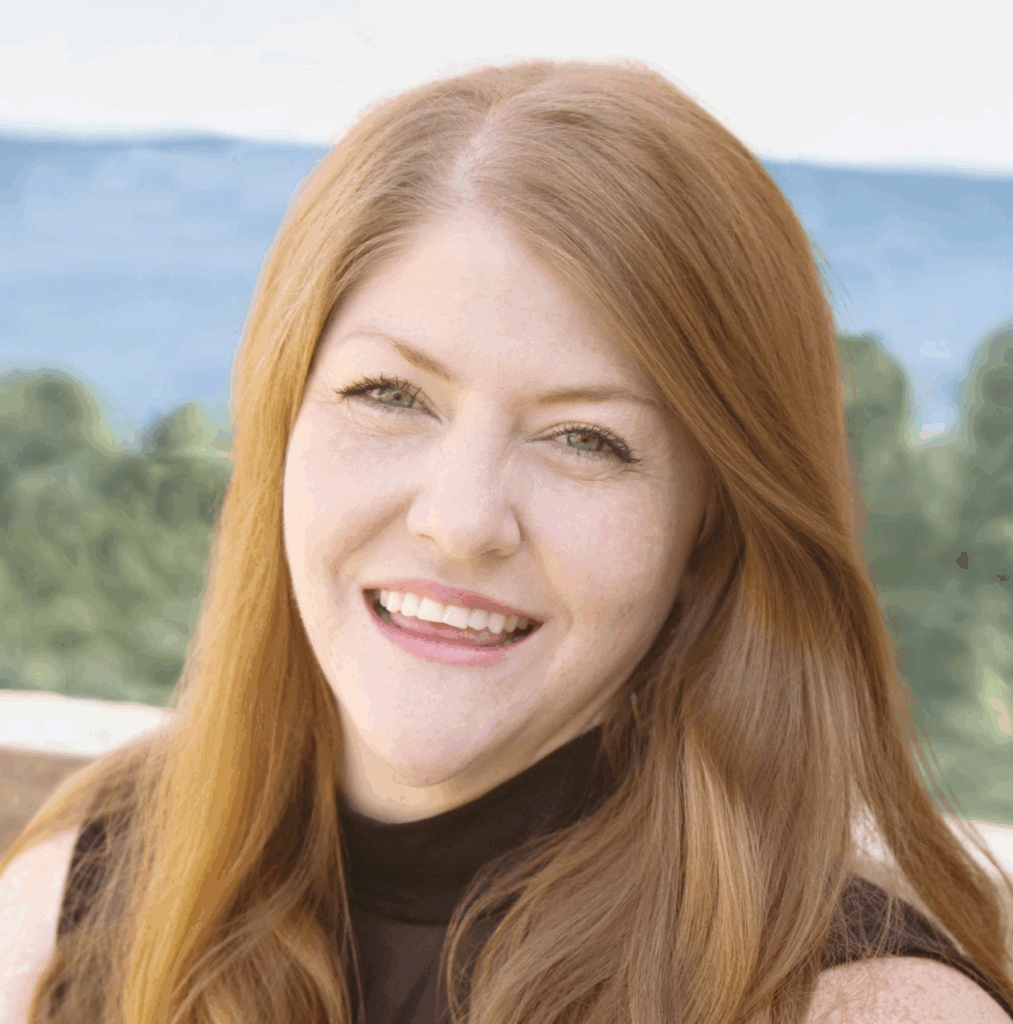 Amy C Oliver Headshot.jpg