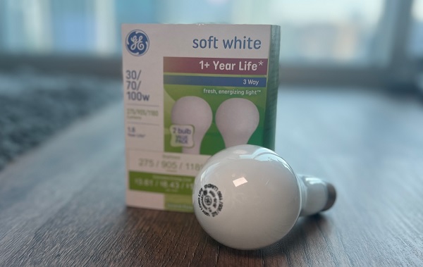ge bulb 3-way purchased on amazon.jpg