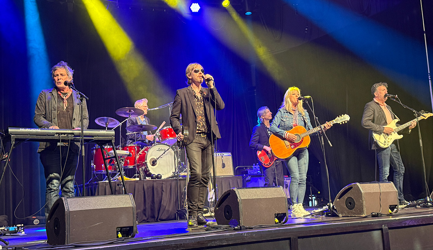 LightX-2026-band-concert.jpg